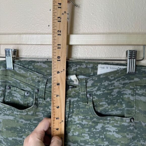 Rag & Bone Jeans Women's 25 Green The Skinny Pants in Digital CAMO Raw Hems - Picture 9 of 16